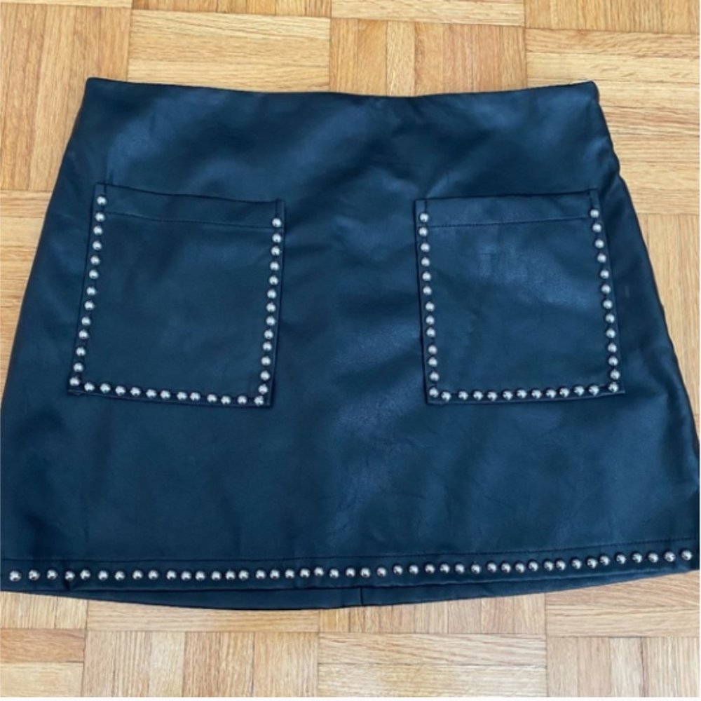 Black Leather Mini Skirt With Studs (Size: Medium)